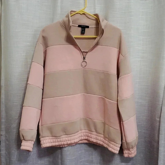 Forever 21 Tops - FOREVER 21 SWEATSHIRT